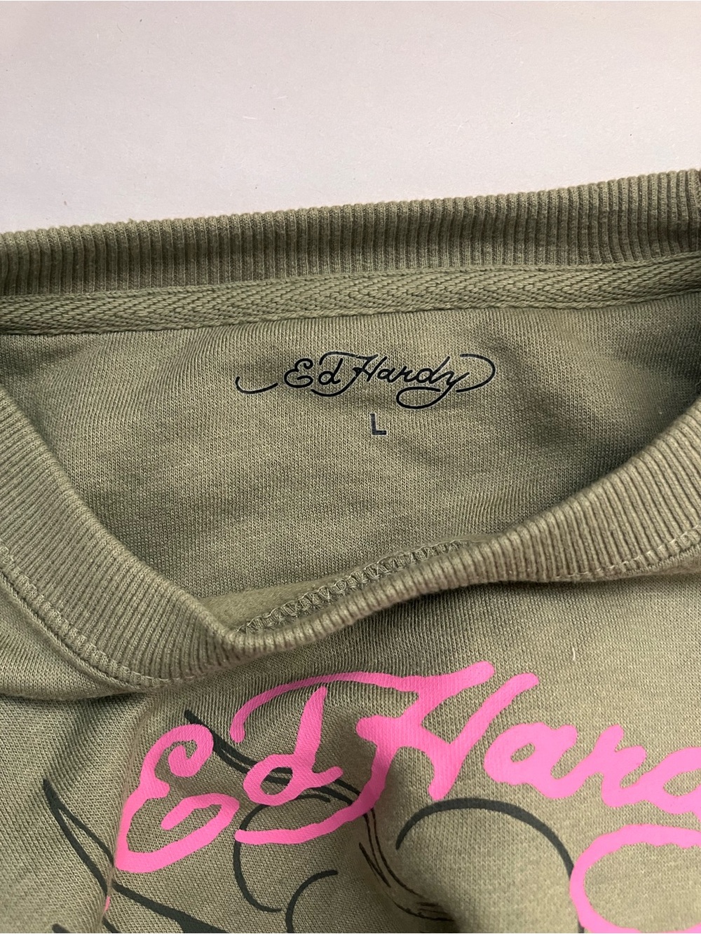 Ed Hardy Green Cropped Crewneck Sweatshirt with Pink Graphic Large - Picture 5 of 9